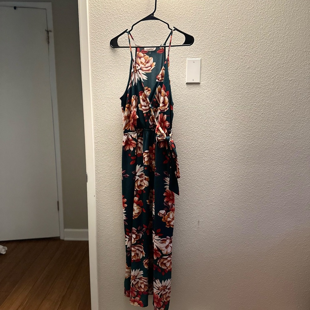 Elegant Floral Maxi Dress with Tie Waist